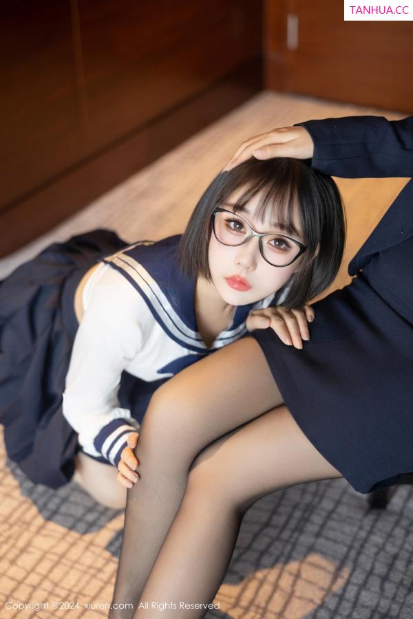 小蛮妖  [XiuRen]高清写真图 2024.08.26 No.9065 小蛮妖Yummy 黑丝美腿第14张图片